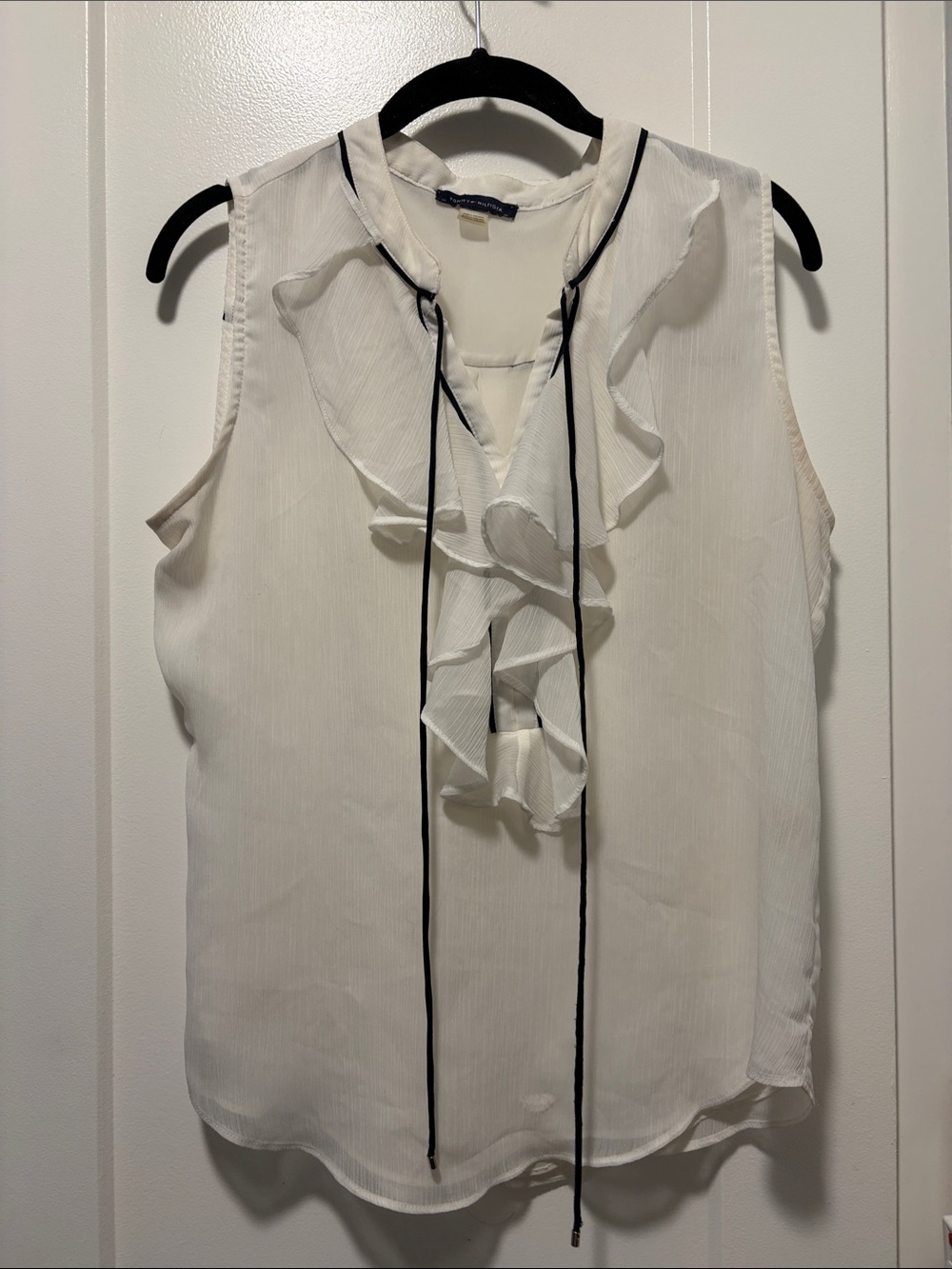 Tommy Hilfiger White Sleeveless Ruffle Tie-Front Camisole with Black Trim